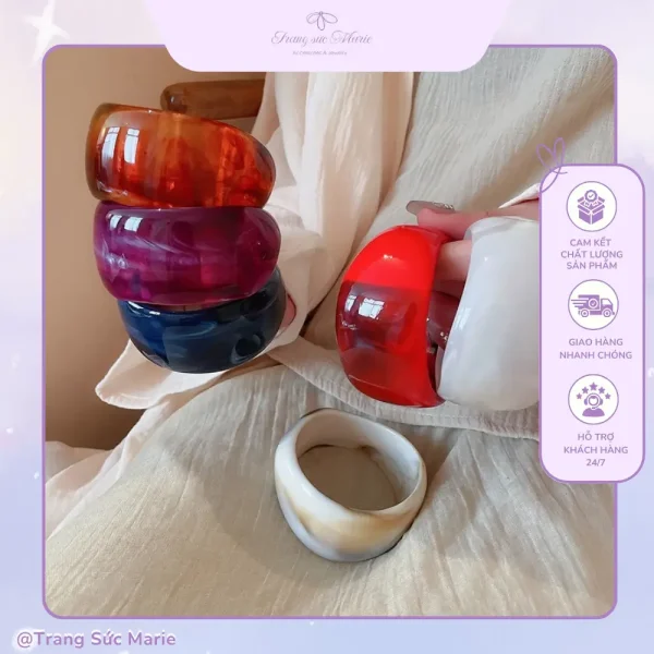 Vòng tay bản to trong suốt sang chảnh