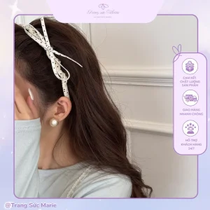 Phối đồ với băng đô chấm bi màu trắng