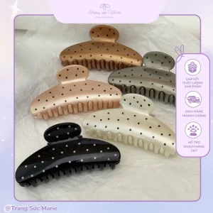Kẹp tóc chấm bi buộc hờ hững